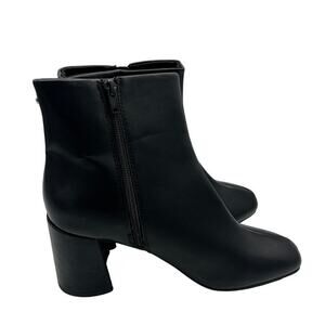 Madden NYC Women's Black Heeled Ankle Booties Size 8. EUC